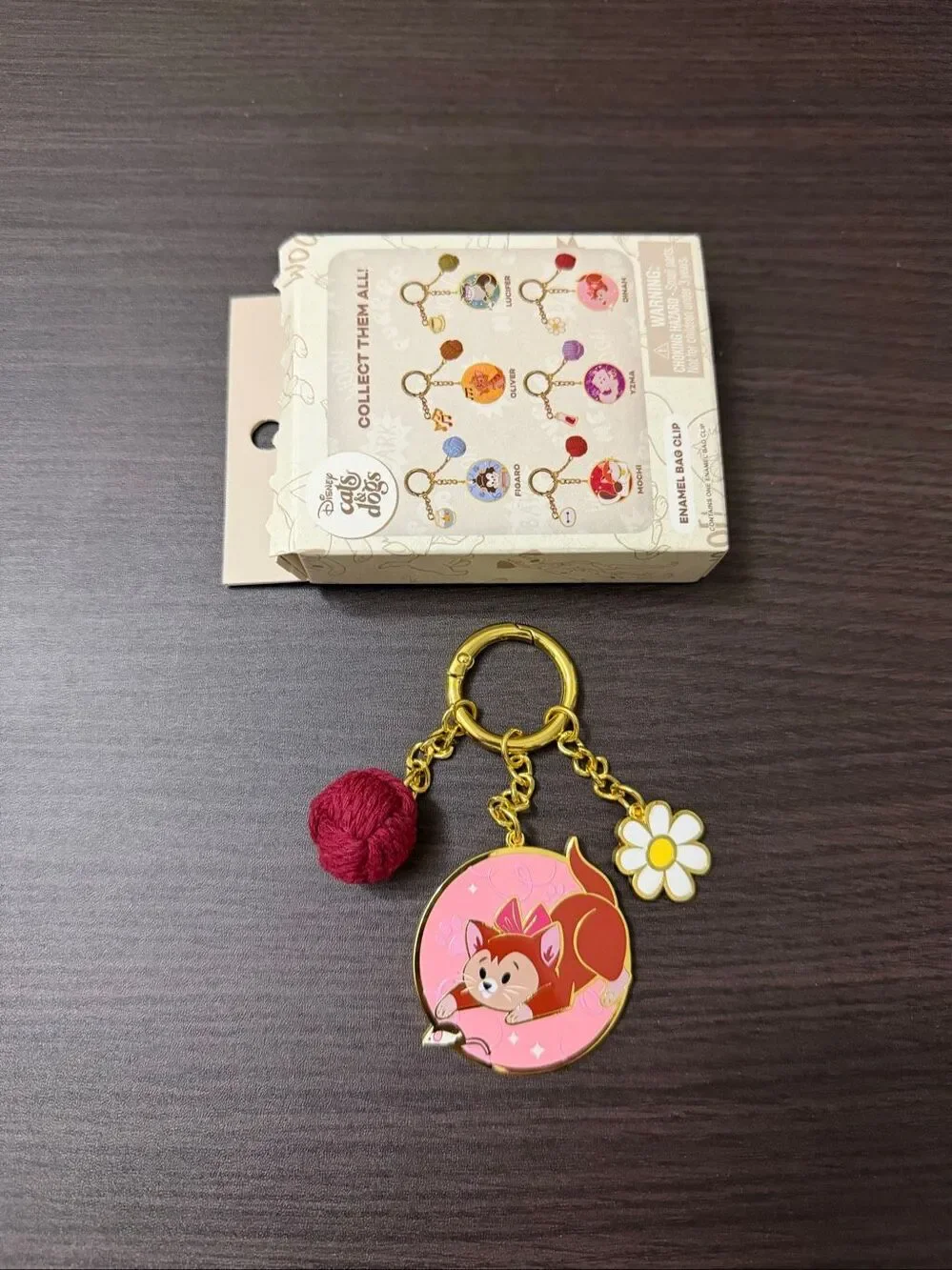 Disney Cats Yarn Ball Blind Box Enamel Bag Clip Keychain - Dinah